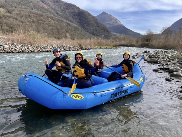  Family excursion in the Gaves valley 