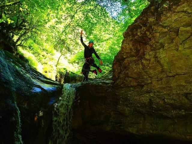  Salto al cañón de Angon 
