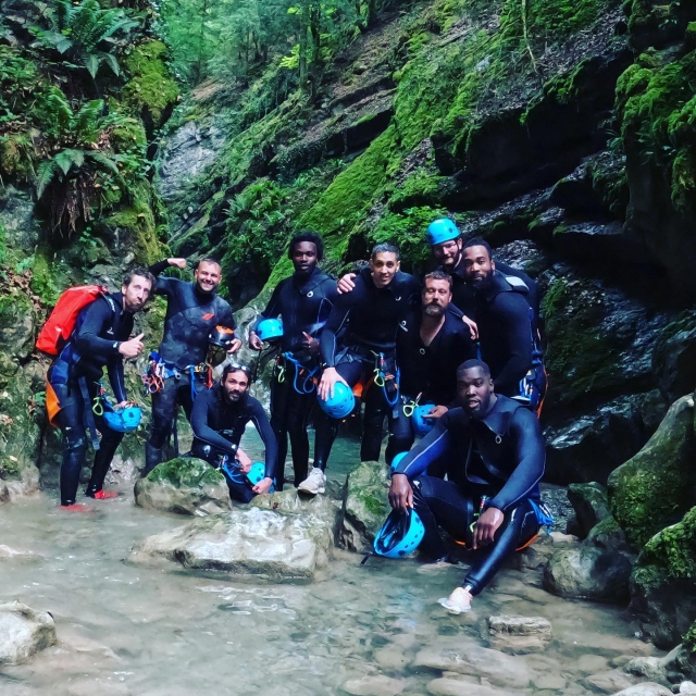 Un grupo de barranquismo 