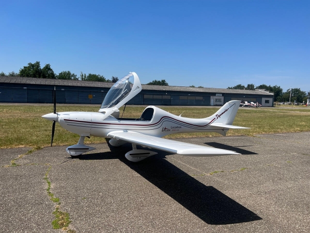 Worauf warten Sie? Steigen Sie in unser Cockpit 