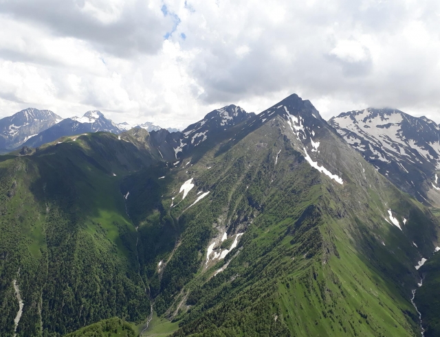  La vista sulle montagne circostanti 