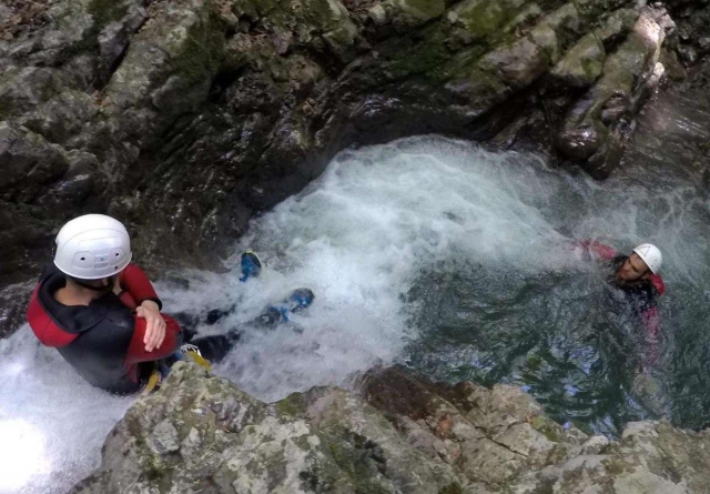 Preparati a scendere sugli scivoli d'acqua! 