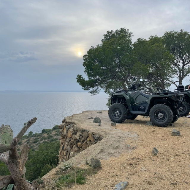  Quad vicino Argelès con una visione della mare.