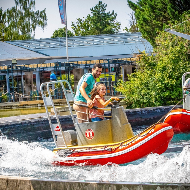Essayez-vous à l'attraction des sauveteurs