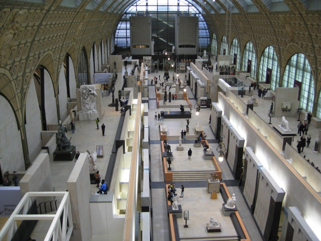 Admirez l'ensemble des collections depuis le premier étage