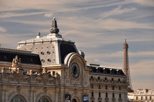 Admirez le bâtiment extérieur