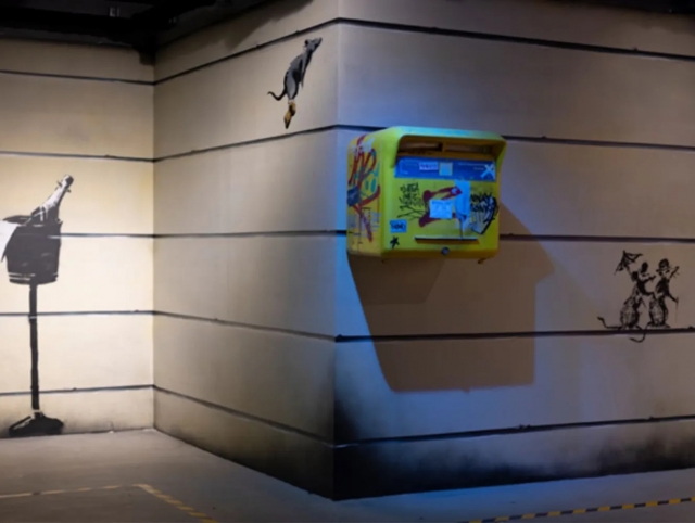  Gli oggetti urbani sono integrati nell'arte 