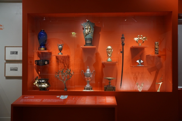  Una collezione di trofei civili 