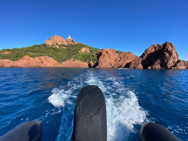 Naviguez jusqu'au massif de l'Esterel