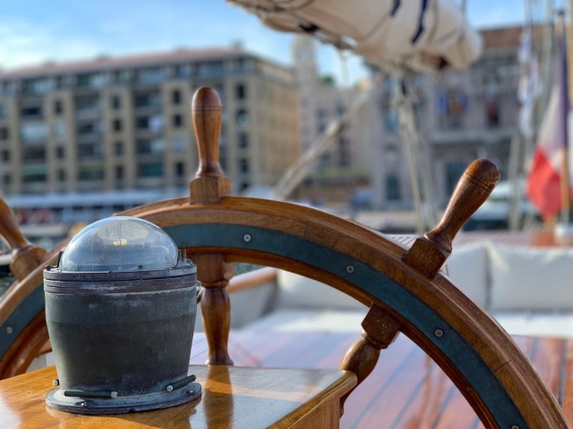 Enjoy a moment of relaxation at sea 