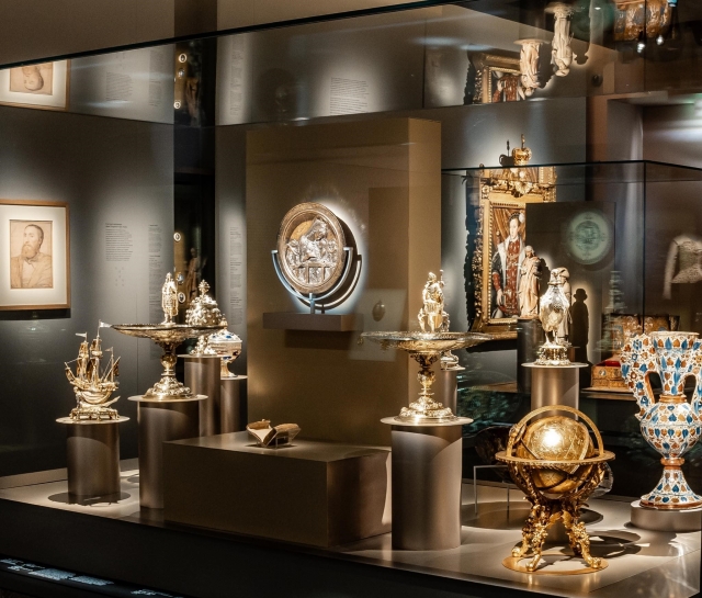  Admire the Exhibitions 