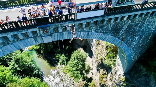  Bungee-Jumping in Luz Saint Sauveur