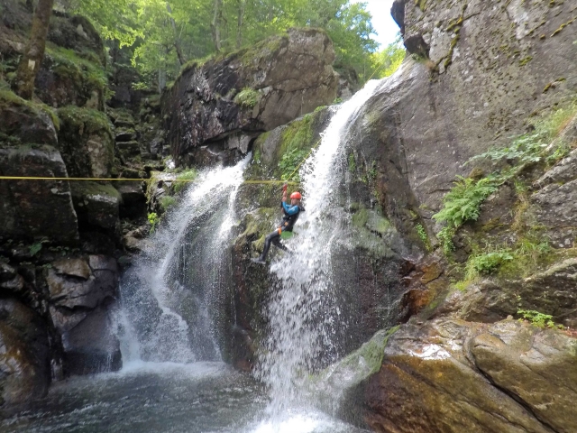  Get started in a zip line at the canylon of Tapoul 