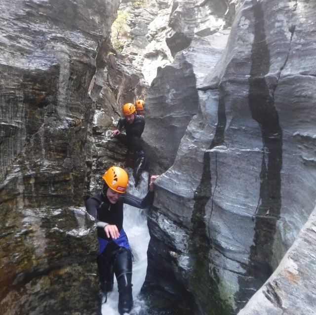  FROLLEZ and SEVE THE WALLS OF THE CANYON 