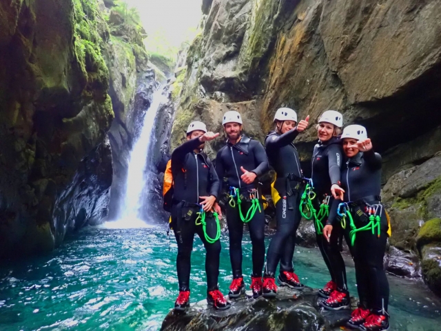 Réservez votre activité canyoning en groupe dans l'Ariège