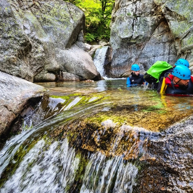 Goditi una giornata canyoning 
