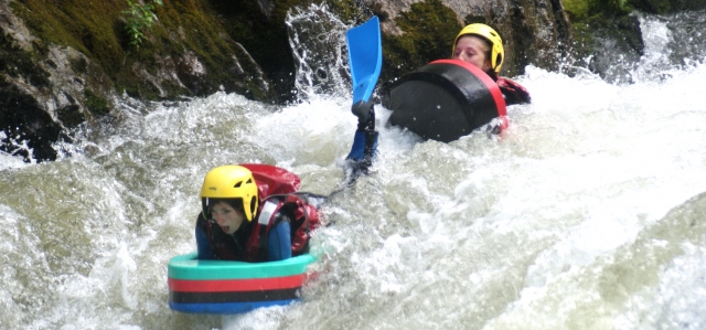 live a fun moment on water in hydrospeed