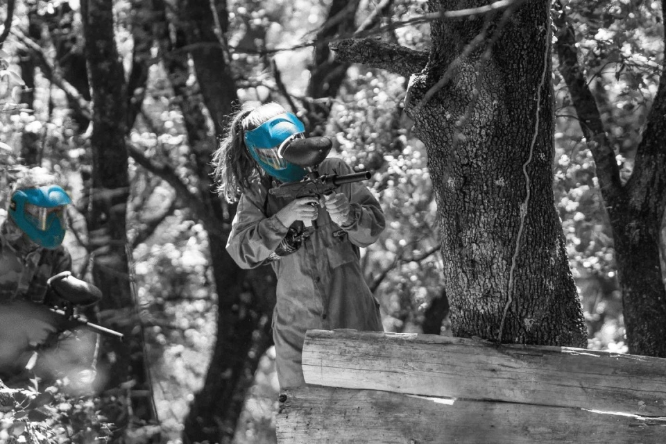 Nehmen Sie den Taktiker für diesen Teil von Paintball Nehmen Sie den Taktiker für diesen Teil von Paintball