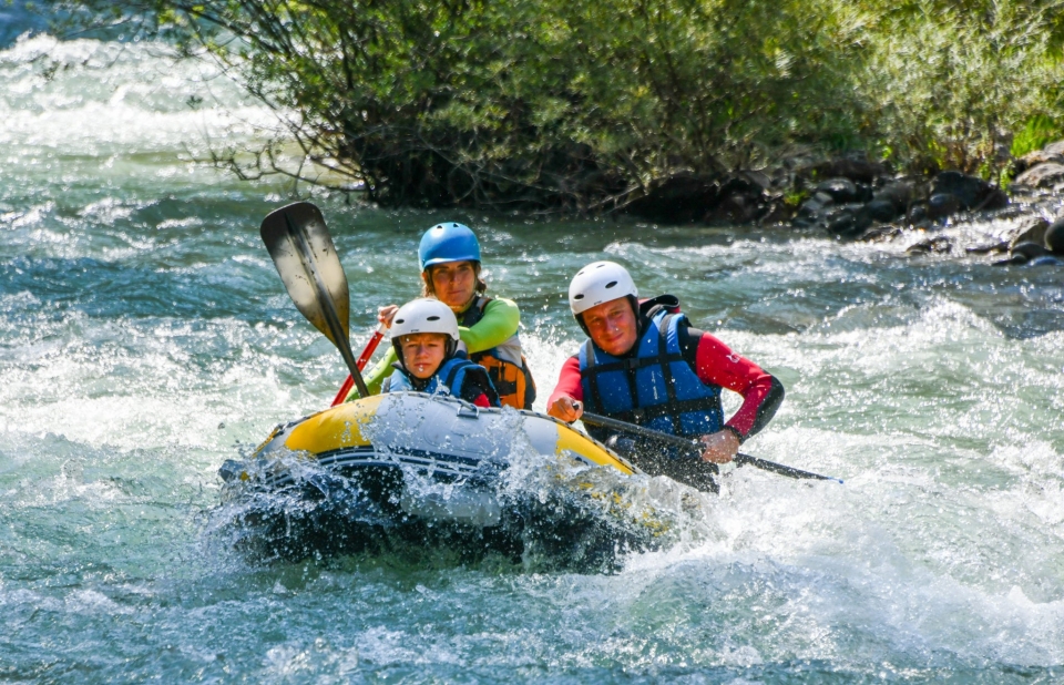 Prenota la tua famiglia rafting su entrevaux 