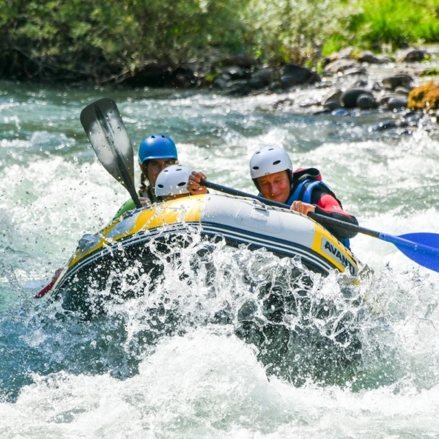 Discesa sportiva di rafting sul var- 1 giorno