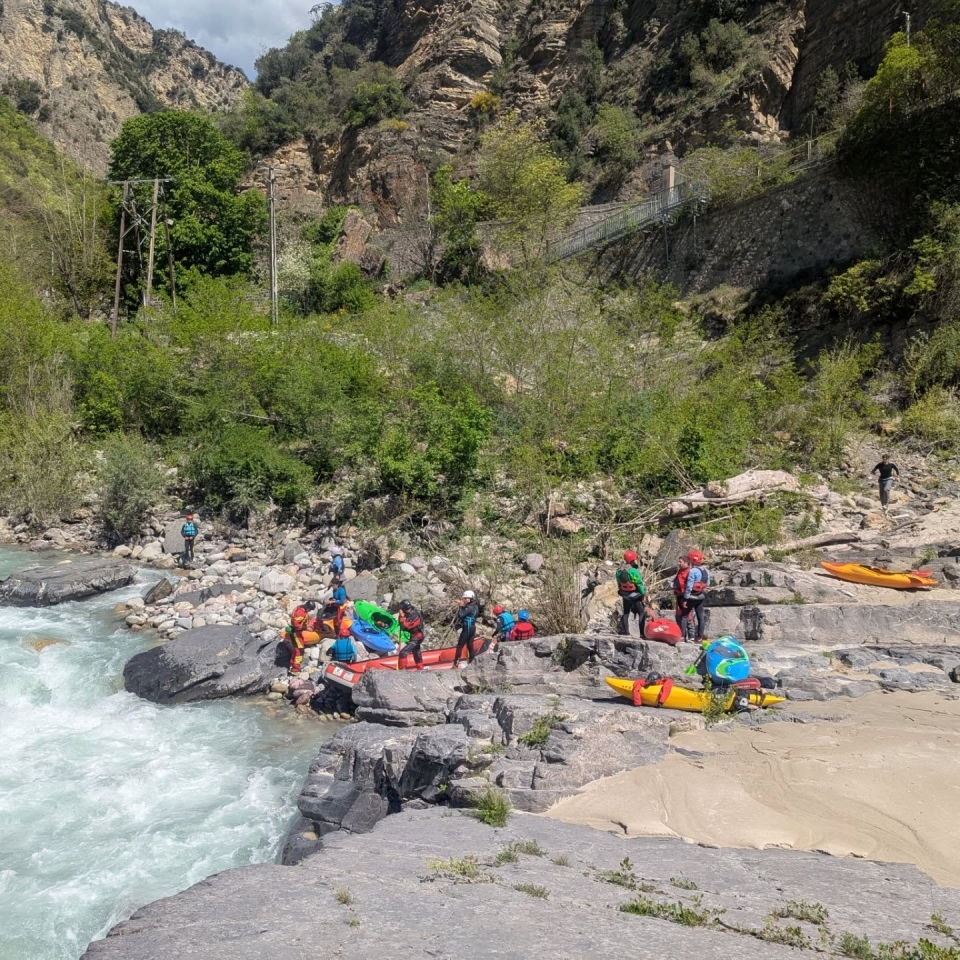  GIORNI DI RAFTING nel var -999 River- Affronterai le rapide e altri elementi nella squadra 