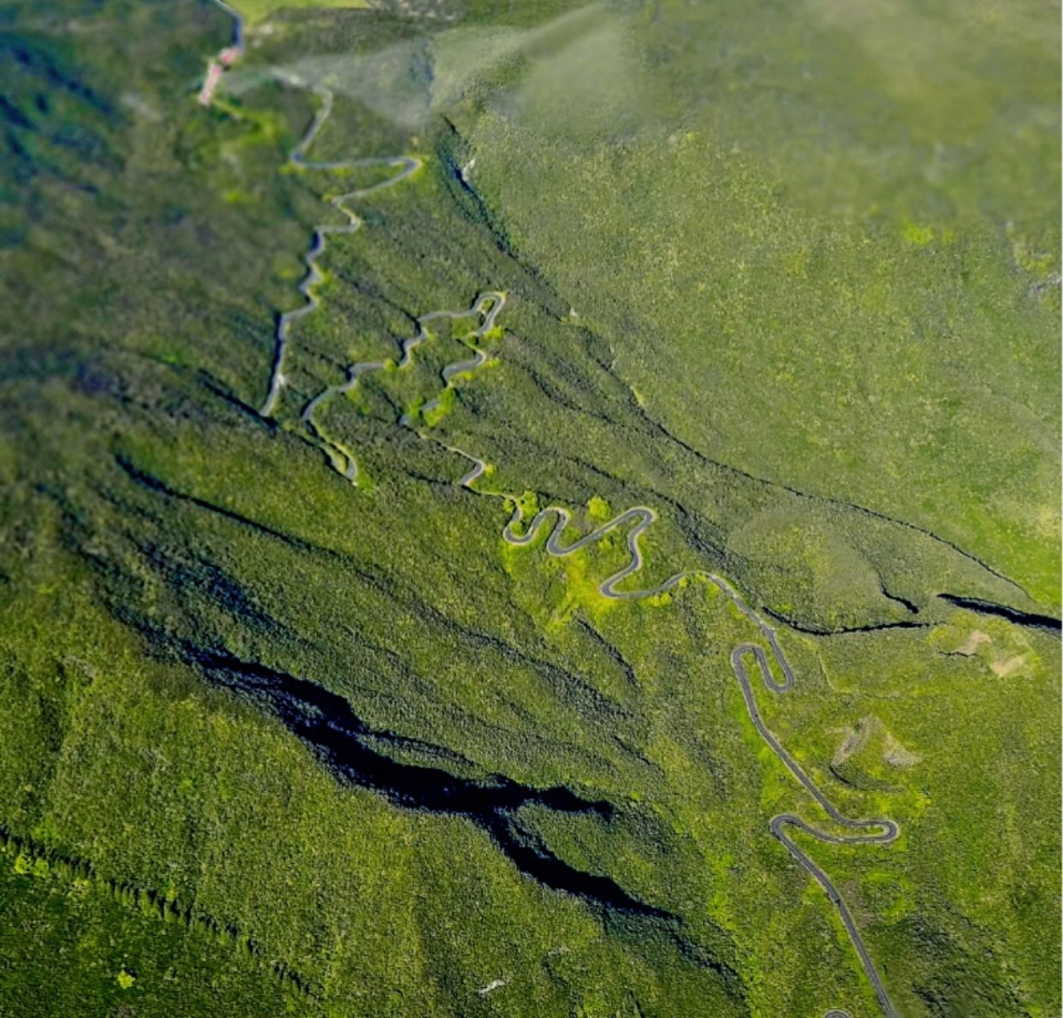  Sobrevoe o Trou de Fer e outras maravilhas naturais 
