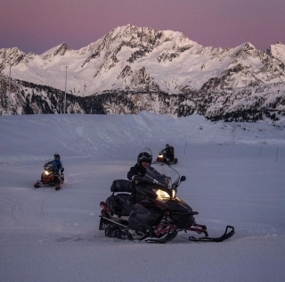 Private Schneemobilfahrt in den 3 Tälern – 1 Stunde