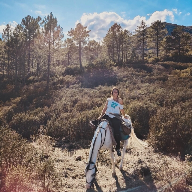  Führen Sie in Corte eine Reitaktivität für Anfänger durch