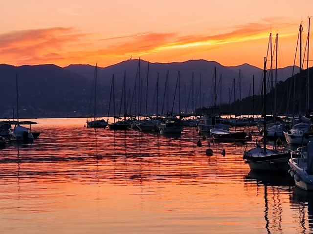  Atardecer desde el puerto 