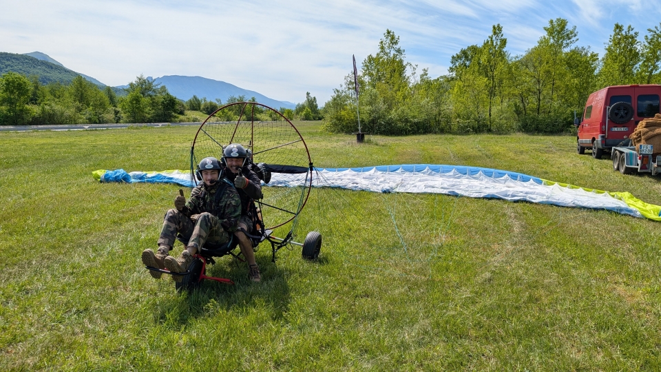  Ausfahren des Paramotors zum Abheben