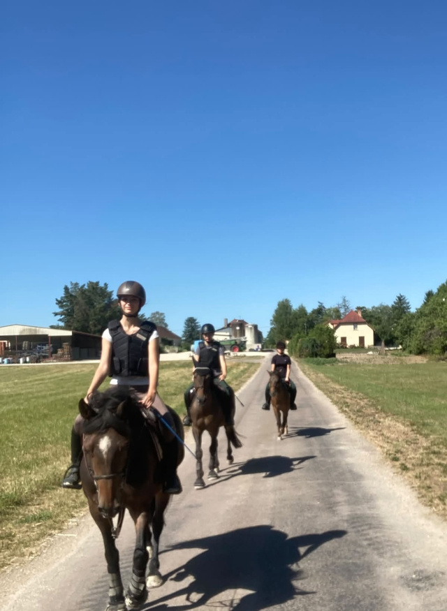  Ride on a country lane 