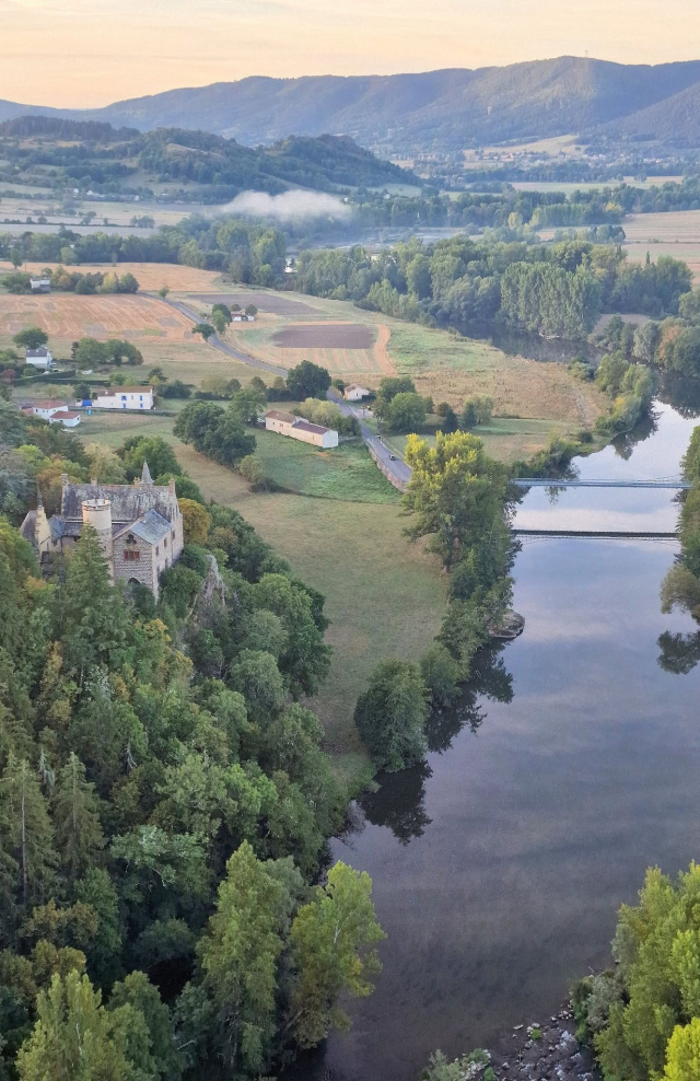  Rio e castelo vistos da gôndola 