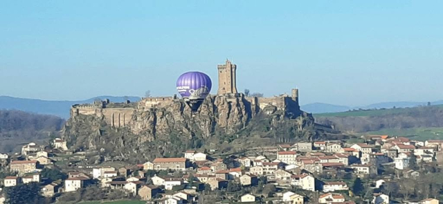 Le ballon au-dessus de Polignac