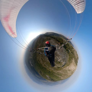  Uma imagem do vídeo 360° em voo