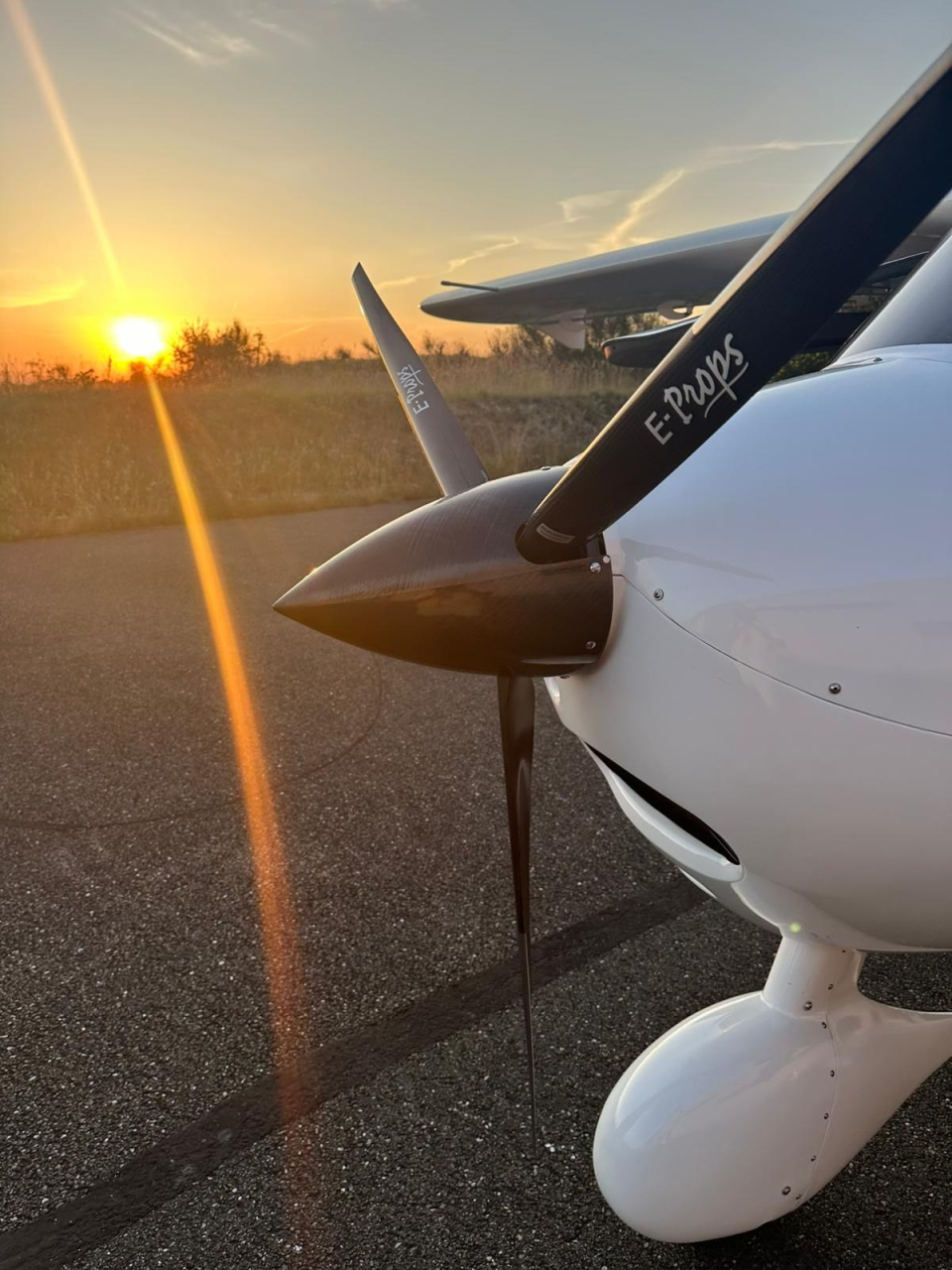  A hélice ULM ao pôr do sol