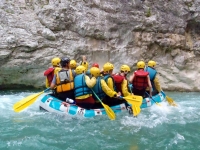  Rafting en grupo 