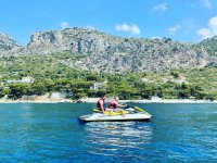  Momento de relaxamento durante o passeio de jet ski 
