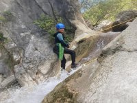 Initiation à la descente en rappel