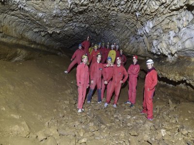 Espeleologia de meio dia na caverna Cazals