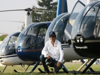  Helicopter flight supervised by a pilot in Frontas 