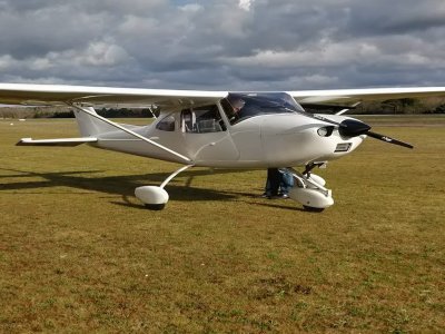 Vuelo en avión de iniciación en Gironda - 20 min