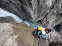  Canyoning unter der Leitung eines staatlich geprüften Instruktors 