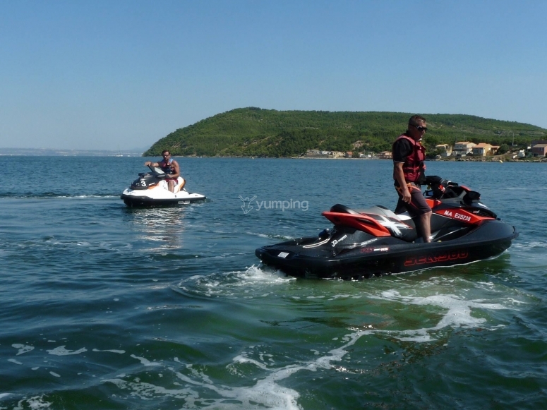  Instrutor de jet ski em Bouches du Rhone 