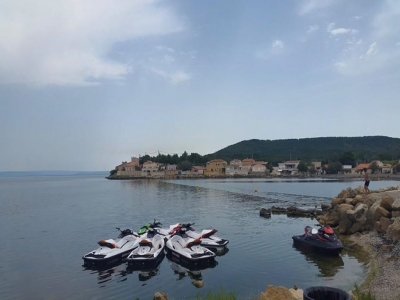 Noleggio moto d'acqua a Saint-Mitre-Les-Remparts 45 min