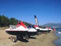  Nautische Aktivitäten am Strand von Balambra Borgo 