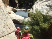  Natürliche Becken während eines Canyoning-Ausflugs in den Gorges du Loup 