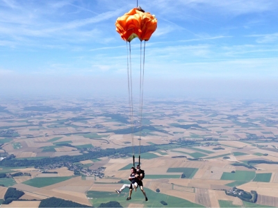 Tandem parachute jump Péronne 4,000m